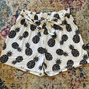 Simply Southern shorts size L-XL